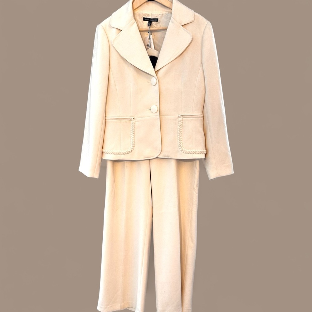 Sandra Angelozzi 2 piece NWT 42 blazer ,high waisted ‎ detail trousers cream
